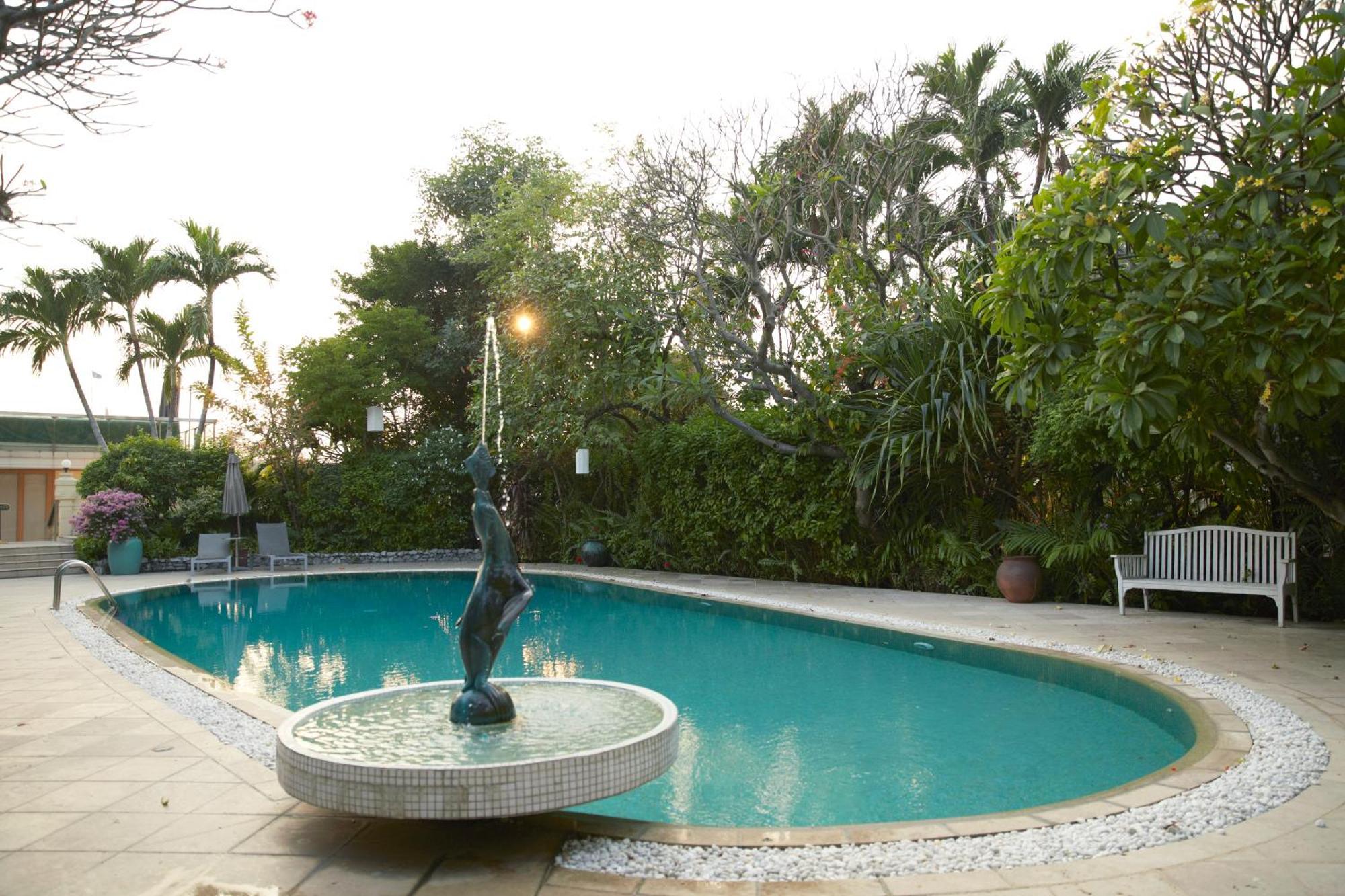 Chakrabongse Villas Bangkok Exterior foto